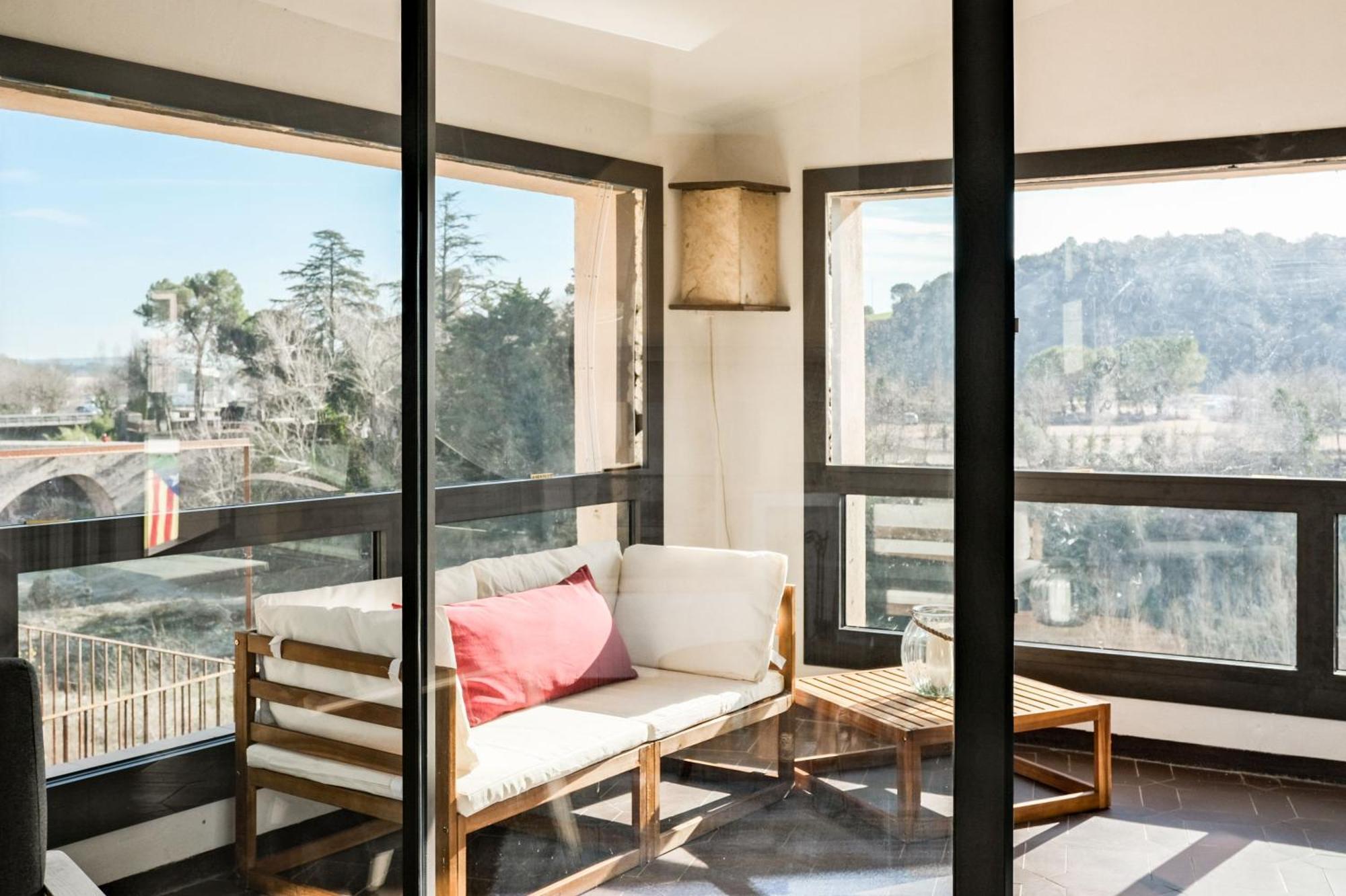 10 Del Pont Alojamiento Con Vistas Panoramicas Besalu Ngoại thất bức ảnh
